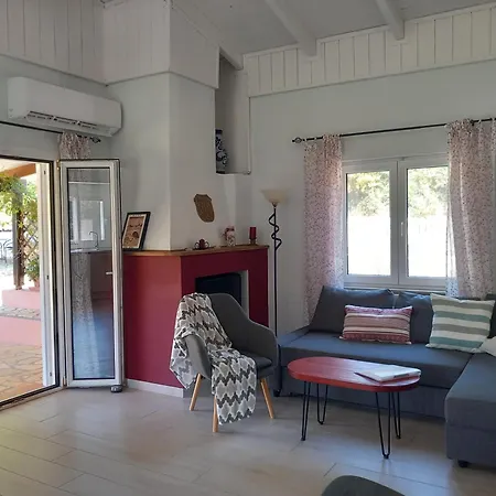 Joleni In Keramies Feriehus